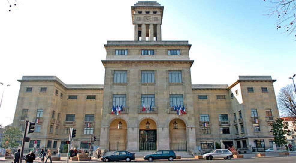 mairie de montreuil tour