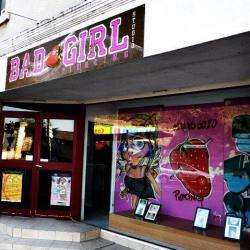 Bad Girl Studio Piercing Mûrs érigné
