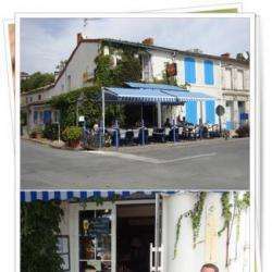 Café Du Port Bourg