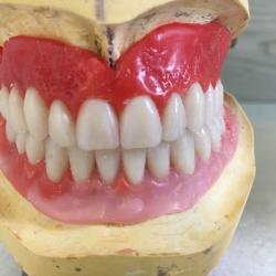 Dentiste Castellane Prothèses Dentaires - 1 - 