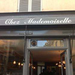Chez Mademoiselle Paris