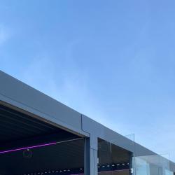 Porte et fenêtre Concept Stores & Pergolas - 1 - Pergola Bio Climatique Pour Un Restaurant Sur Le Port De Brest - 
