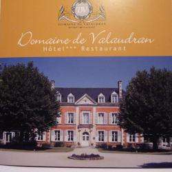 Hôtel et autre hébergement Logis Domaine De Valaudran - 1 - 