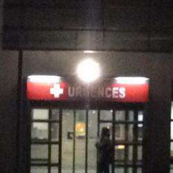 Hôpitaux et cliniques Hôpital De Mercy - 1 - L'entrée Des Urgences - 