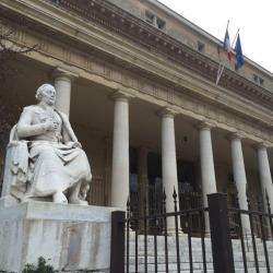 La Place Du Palais De Justice Aix En Provence