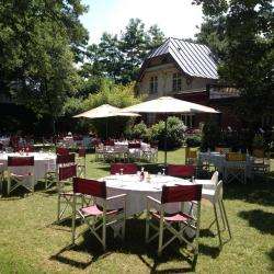 Restaurant La Terrasse du Jardin - 1 - Déjeuner En Terrasse, Les Pieds Dans L'herbe - 