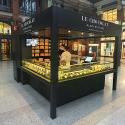 Chocolatier Confiseur Le Chocolat Alain Ducasse, Corner Gare de Lille Flandres - 1 - 