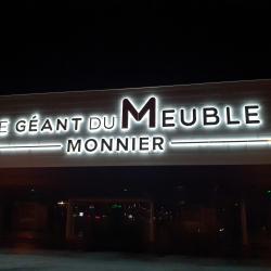 Le Géant Du Meuble Monnier  Saint Berthevin