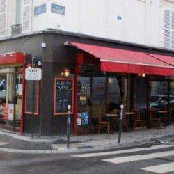 Le Petit Village Bar Paris