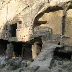 Les Grottes De Cales Lamanon