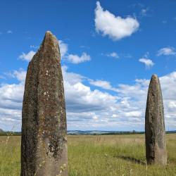 Les Menhirs D'epoigny Couches