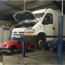 Garagiste et centre auto Medip Auto Avignon - 1 - L'atelier. Nous Acceptons De Réparer Les Voitures Légères, Les Utilitaires Et Les Camping-cars. - 