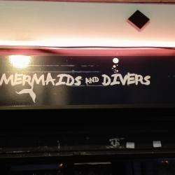 Mermaids And Divers Paris