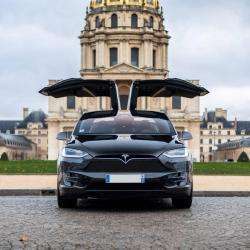 Location de véhicule MY DRIVER - 1 - Tesla X Avec Ses Portes Falcon, Un Modèle 100% électrique Proposé à La Location Avec Chauffeur - 