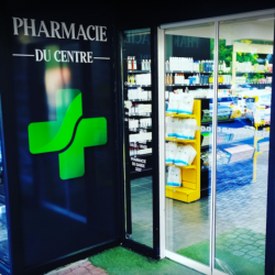 Centres commerciaux et grands magasins Pharmacie Du Centre - 1 - 
