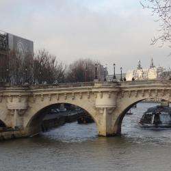 Quartier Pont Neuf Paris