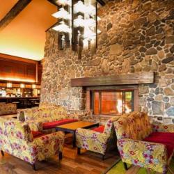 Redwood Bar And Lounge