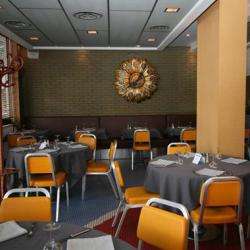 Restaurant RESTAURANT LES TROIS DAUPHINS - 1 - 