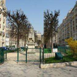 Square De La Madonne Paris