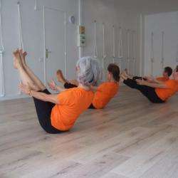 Studio De Yoga Iyengar De Pau Pau