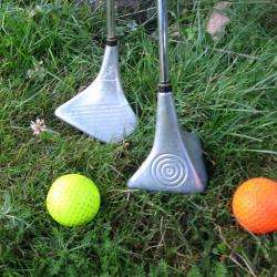 Parcs et Activités de loisirs Swin Golf De La Roche - 1 - Clubs à Trois Faces Et Balles En Caoutchouc - 