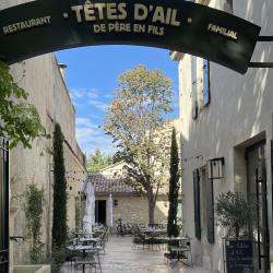 Restaurant Têtes d ail - 1 - Acces Sur Le Côté A Une Agréable Cour - 