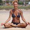 Dao Yin Yoga On The Beach
Joyce Benoist -paris