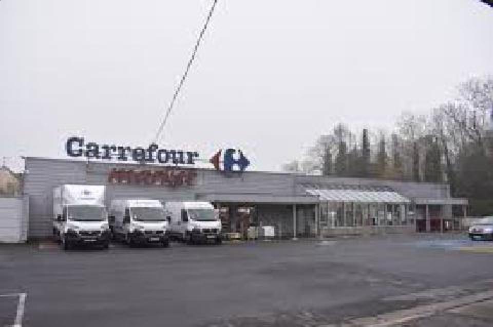 Carrefour Avesnes Lès Aubert