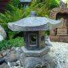 Lanternes Japonaises Ou Lanternes Chinoises En Granit Pour La Décoration Du Jardin.