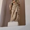 Statue De Vierge à L'enfant Du Xiiie Siècle, Conserve Des Traces De Polychromie, L'enfant Jésus Souriant Tient Ici Une Pomme.