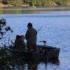 Pêche Sur Le Lac Du Bouchet à Proximité De Saint-privat-d'allier