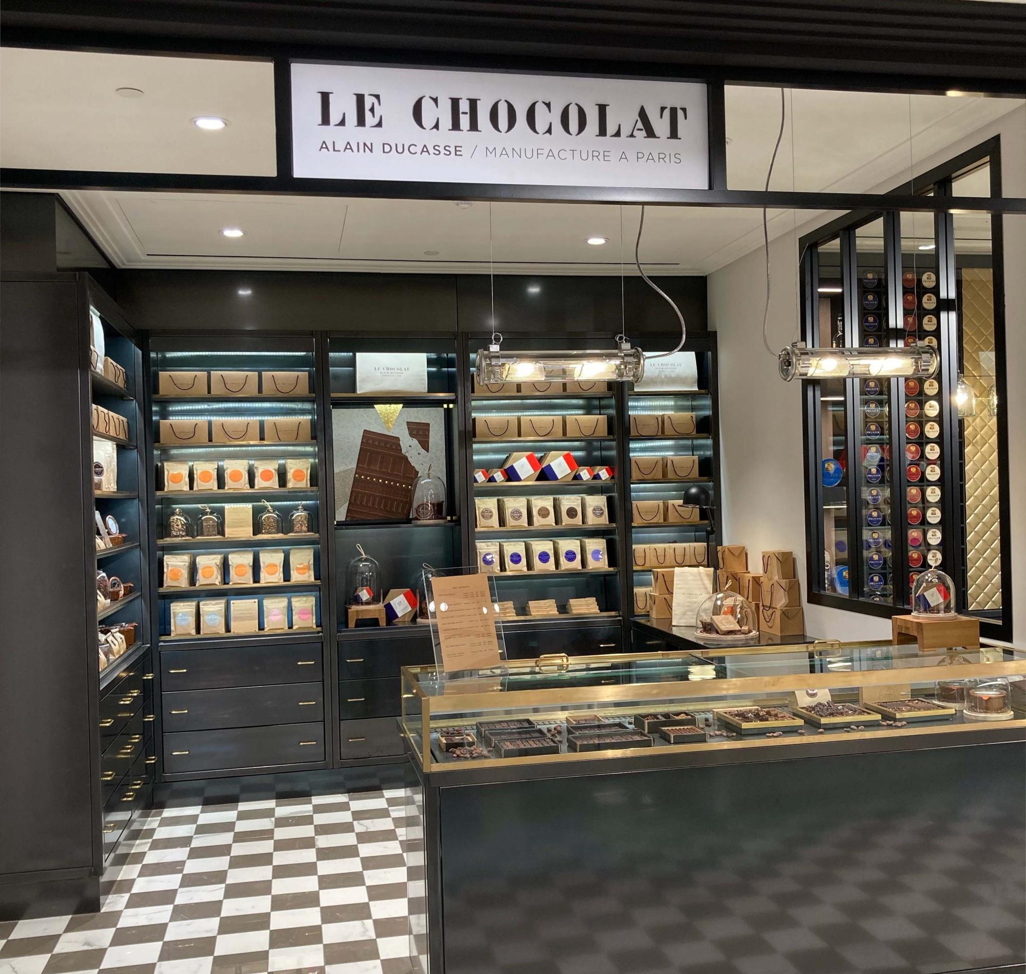 Le Chocolat Alain Ducasse, Corner Terminal Liaison B-d  Roissy En France